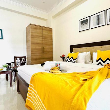 Bluo Studio4 Golf Course Road - Gym, Balcony, Lift Gurgaon Ngoại thất bức ảnh