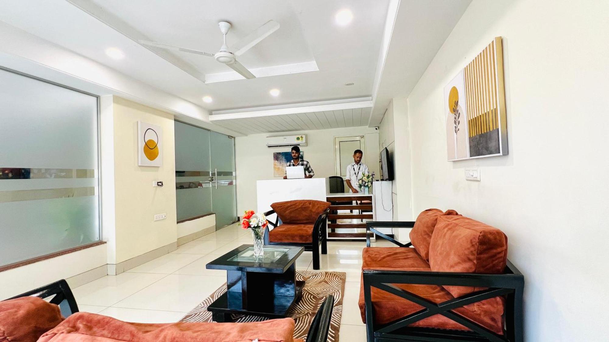 Bluo Studio4 Golf Course Road - Gym, Balcony, Lift Gurgaon Ngoại thất bức ảnh