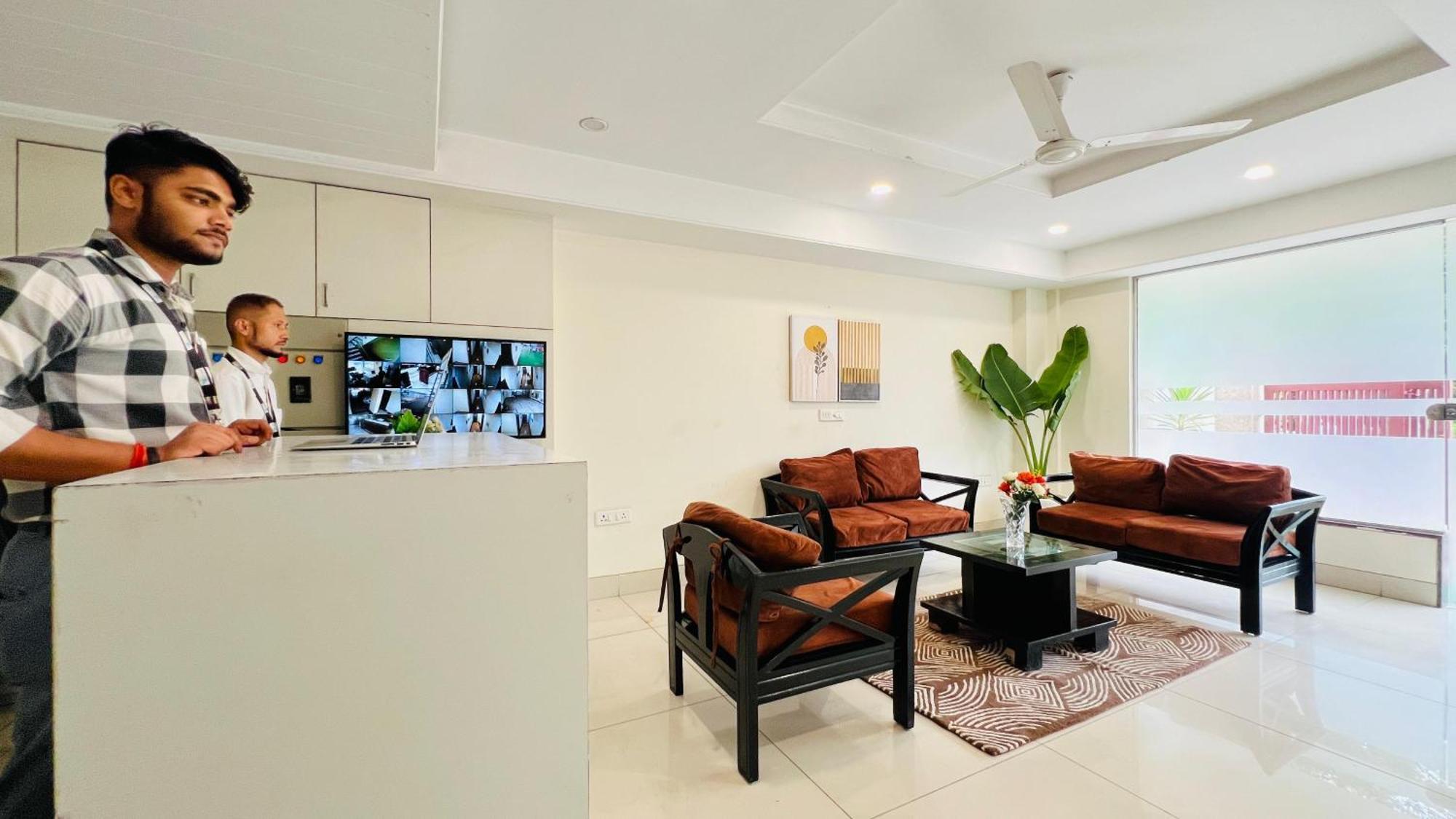 Bluo Studio4 Golf Course Road - Gym, Balcony, Lift Gurgaon Ngoại thất bức ảnh